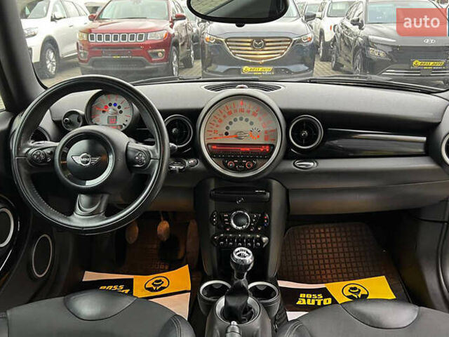 Чорний Міні Cooper, об'ємом двигуна 1.6 л та пробігом 272 тис. км за 6800 $, фото 14 на Automoto.ua