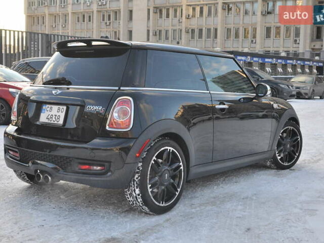 Чорний Міні Cooper, об'ємом двигуна 1.6 л та пробігом 123 тис. км за 8900 $, фото 3 на Automoto.ua
