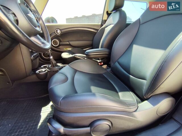 Чорний Міні Cooper, об'ємом двигуна 1.6 л та пробігом 135 тис. км за 8500 $, фото 17 на Automoto.ua