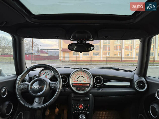 Чорний Міні Cooper, об'ємом двигуна 1.6 л та пробігом 272 тис. км за 6900 $, фото 19 на Automoto.ua