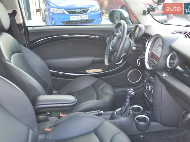 Чорний Міні Cooper, об'ємом двигуна 1.6 л та пробігом 123 тис. км за 8900 $, фото 9 на Automoto.ua