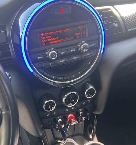 Черный Мини Купер, объемом двигателя 2 л и пробегом 125 тыс. км за 12999 $, фото 19 на Automoto.ua