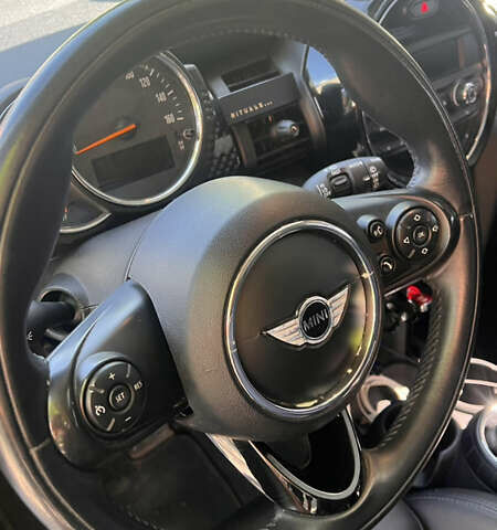 Черный Мини Купер, объемом двигателя 2 л и пробегом 125 тыс. км за 12999 $, фото 12 на Automoto.ua