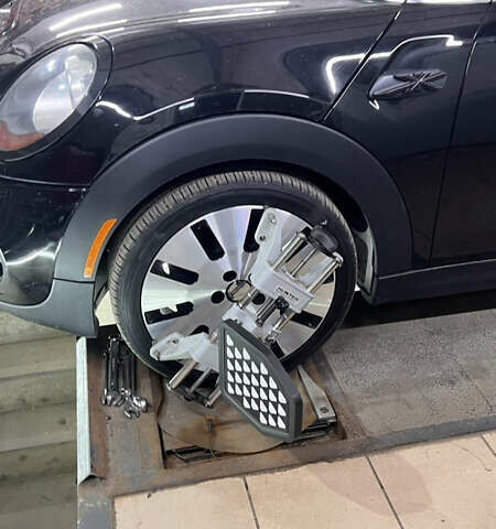 Черный Мини Купер, объемом двигателя 2 л и пробегом 125 тыс. км за 12999 $, фото 30 на Automoto.ua