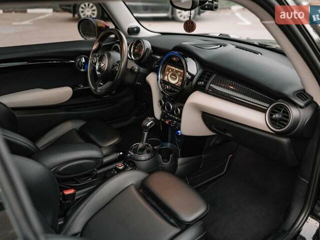 Черный Мини Купер, объемом двигателя 2 л и пробегом 160 тыс. км за 13300 $, фото 14 на Automoto.ua