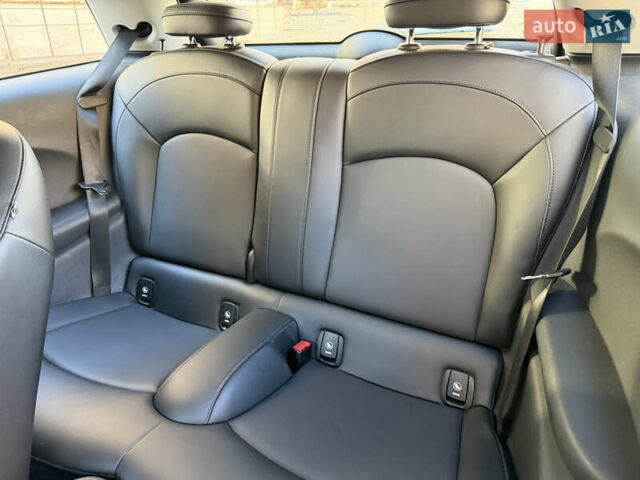 Черный Мини Купер, объемом двигателя 1.5 л и пробегом 125 тыс. км за 10700 $, фото 11 на Automoto.ua