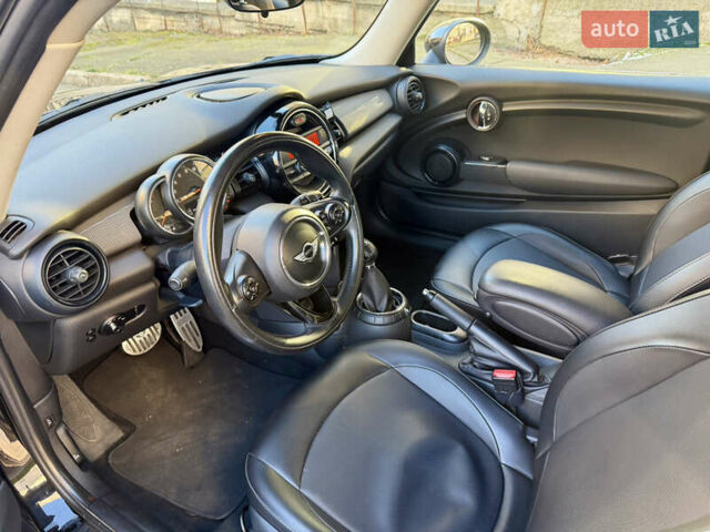 Черный Мини Купер, объемом двигателя 1.5 л и пробегом 125 тыс. км за 10700 $, фото 9 на Automoto.ua