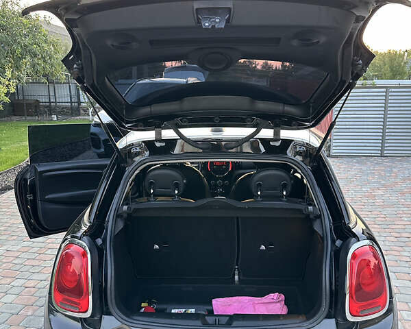 Чорний Міні Cooper, об'ємом двигуна 1.5 л та пробігом 118 тис. км за 14500 $, фото 7 на Automoto.ua
