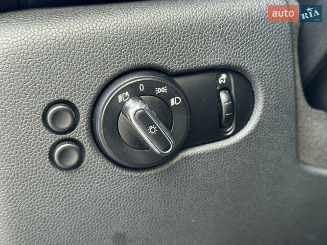 Черный Мини Купер, объемом двигателя 1.5 л и пробегом 130 тыс. км за 11499 $, фото 12 на Automoto.ua