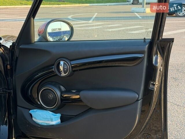 Черный Мини Купер, объемом двигателя 2 л и пробегом 175 тыс. км за 14000 $, фото 10 на Automoto.ua