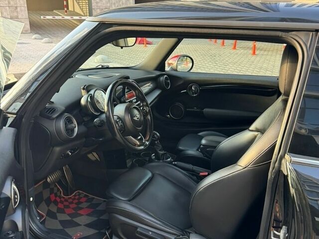 Чорний Міні Cooper, об'ємом двигуна 2 л та пробігом 180 тис. км за 12500 $, фото 21 на Automoto.ua
