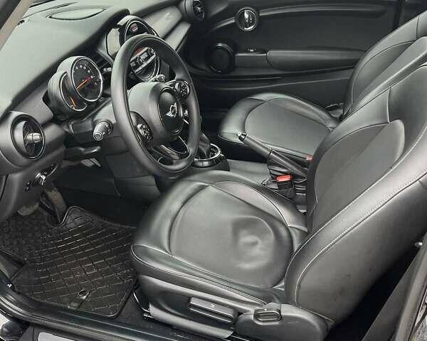 Чорний Міні Cooper, об'ємом двигуна 1.5 л та пробігом 120 тис. км за 9800 $, фото 10 на Automoto.ua