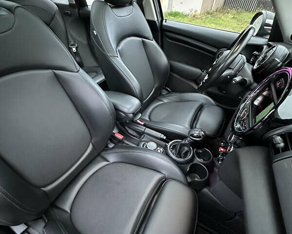 Черный Мини Купер, объемом двигателя 1.5 л и пробегом 163 тыс. км за 12500 $, фото 27 на Automoto.ua