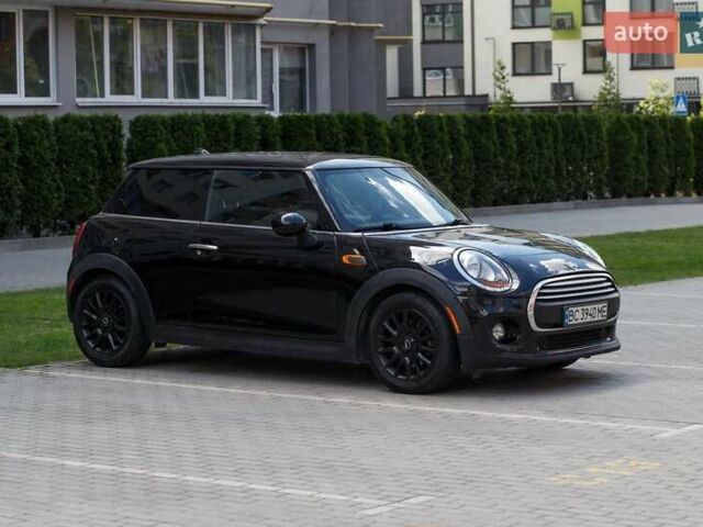 Чорний Міні Cooper, об'ємом двигуна 1.5 л та пробігом 125 тис. км за 9500 $, фото 1 на Automoto.ua