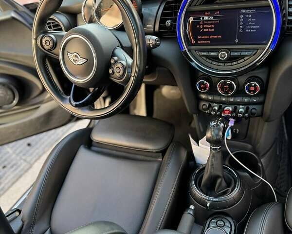 Мини Купер 2015 в Одессе на Automoto.ua Черный Мини Купер, объемом двигателя 1.5 л и пробегом 98 тыс. км за 12500 $, фото 6 на Automoto.ua