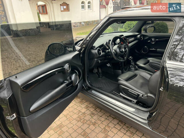 Чорний Міні Cooper, об'ємом двигуна 2 л та пробігом 177 тис. км за 11900 $, фото 41 на Automoto.ua