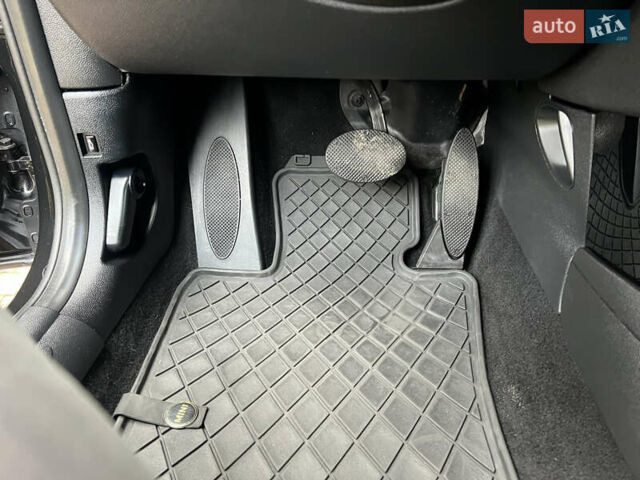 Чорний Міні Cooper, об'ємом двигуна 2 л та пробігом 177 тис. км за 11900 $, фото 65 на Automoto.ua