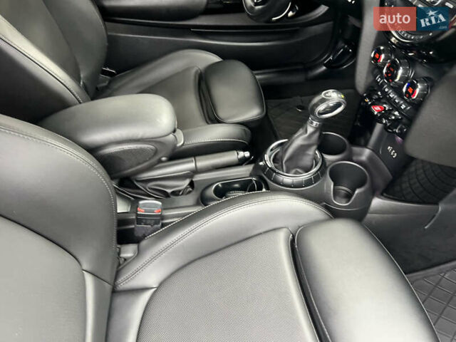 Чорний Міні Cooper, об'ємом двигуна 2 л та пробігом 177 тис. км за 11900 $, фото 85 на Automoto.ua