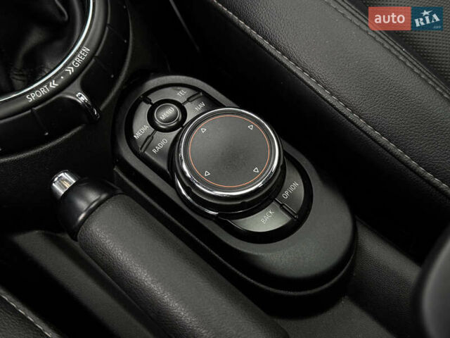 Черный Мини Купер, объемом двигателя 2 л и пробегом 155 тыс. км за 13490 $, фото 24 на Automoto.ua