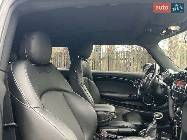 Чорний Міні Cooper, об'ємом двигуна 2 л та пробігом 177 тис. км за 11900 $, фото 82 на Automoto.ua