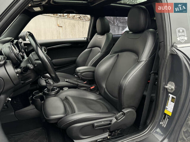 Черный Мини Купер, объемом двигателя 2 л и пробегом 155 тыс. км за 13490 $, фото 10 на Automoto.ua