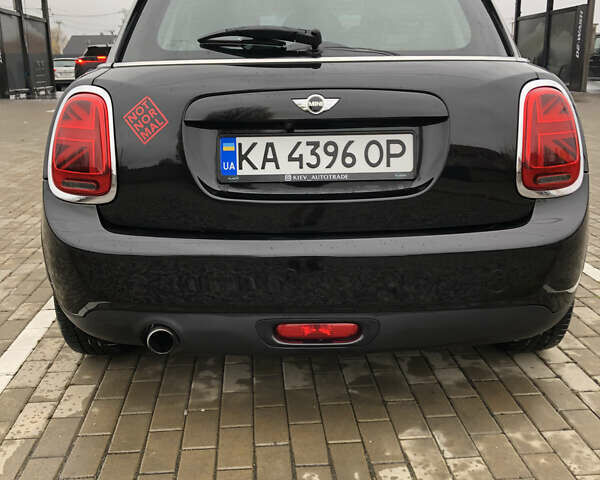 Черный Мини Купер, объемом двигателя 1.5 л и пробегом 163 тыс. км за 12500 $, фото 5 на Automoto.ua