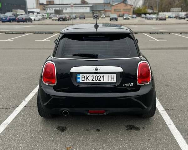 Чорний Міні Cooper, об'ємом двигуна 1.5 л та пробігом 120 тис. км за 9800 $, фото 3 на Automoto.ua