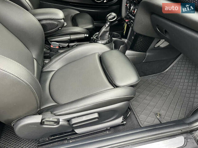 Чорний Міні Cooper, об'ємом двигуна 2 л та пробігом 177 тис. км за 11900 $, фото 83 на Automoto.ua