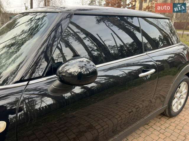 Чорний Міні Cooper, об'ємом двигуна 2 л та пробігом 177 тис. км за 11900 $, фото 25 на Automoto.ua