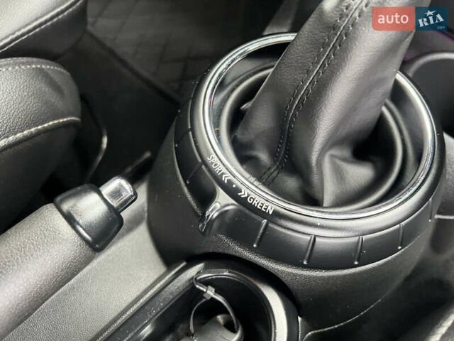 Чорний Міні Cooper, об'ємом двигуна 2 л та пробігом 177 тис. км за 11900 $, фото 88 на Automoto.ua