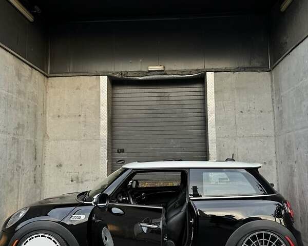 Чорний Міні Cooper, об'ємом двигуна 2 л та пробігом 70 тис. км за 14999 $, фото 4 на Automoto.ua