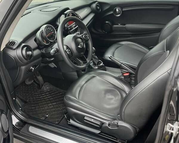 Чорний Міні Cooper, об'ємом двигуна 1.5 л та пробігом 120 тис. км за 9800 $, фото 14 на Automoto.ua