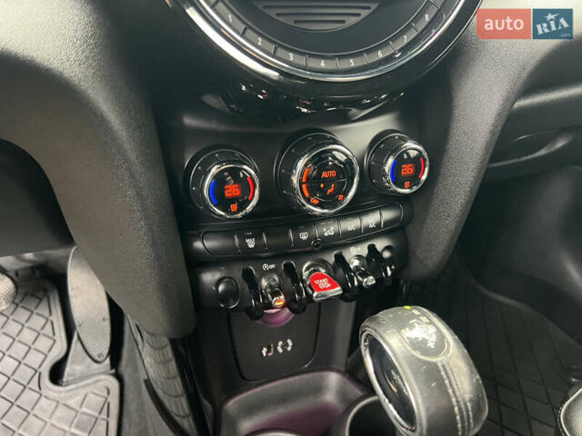 Чорний Міні Cooper, об'ємом двигуна 2 л та пробігом 177 тис. км за 11900 $, фото 56 на Automoto.ua