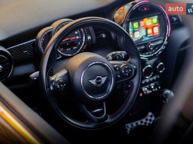 Чорний Міні Cooper, об'ємом двигуна 2 л та пробігом 70 тис. км за 14999 $, фото 13 на Automoto.ua