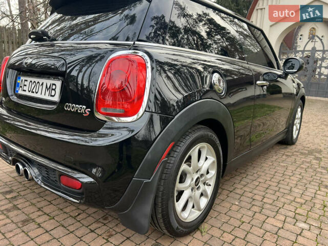 Чорний Міні Cooper, об'ємом двигуна 2 л та пробігом 177 тис. км за 11900 $, фото 32 на Automoto.ua