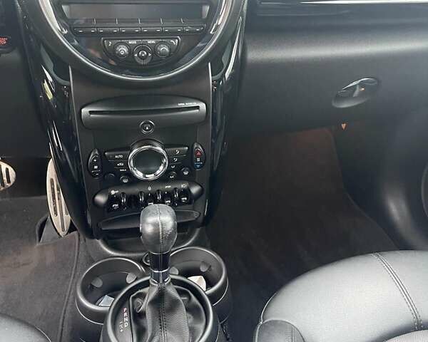 Чорний Міні Cooper, об'ємом двигуна 1.6 л та пробігом 76 тис. км за 12900 $, фото 5 на Automoto.ua