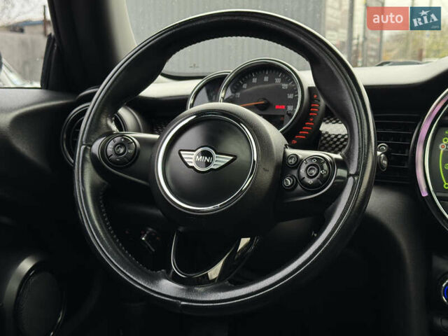 Черный Мини Купер, объемом двигателя 2 л и пробегом 155 тыс. км за 13490 $, фото 15 на Automoto.ua