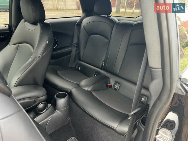 Чорний Міні Cooper, об'ємом двигуна 2 л та пробігом 177 тис. км за 11900 $, фото 69 на Automoto.ua