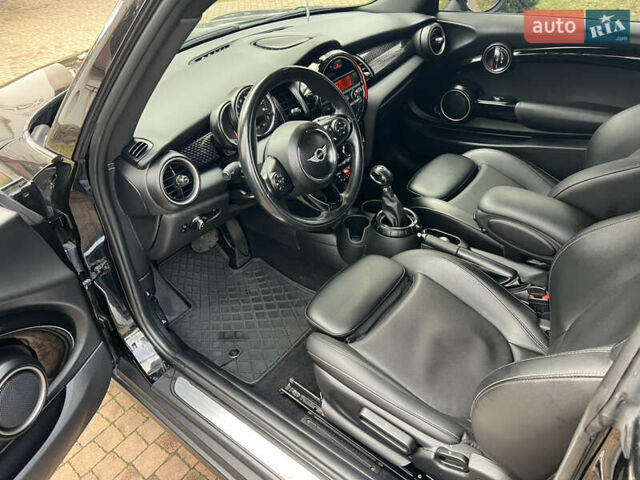 Чорний Міні Cooper, об'ємом двигуна 2 л та пробігом 177 тис. км за 11900 $, фото 42 на Automoto.ua