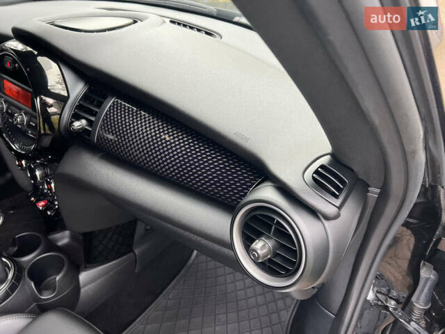Чорний Міні Cooper, об'ємом двигуна 2 л та пробігом 177 тис. км за 11900 $, фото 77 на Automoto.ua