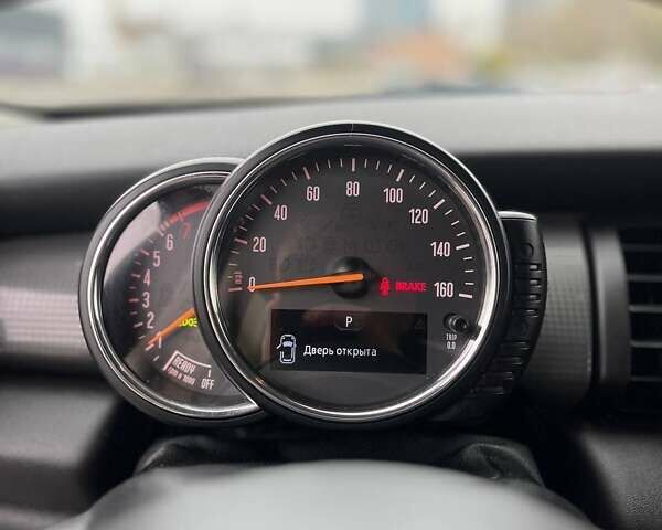 Чорний Міні Cooper, об'ємом двигуна 1.5 л та пробігом 120 тис. км за 9800 $, фото 15 на Automoto.ua