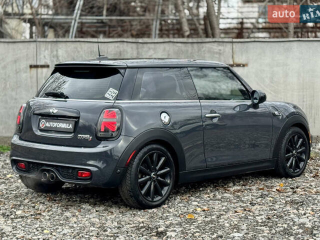 Черный Мини Купер, объемом двигателя 2 л и пробегом 155 тыс. км за 13490 $, фото 8 на Automoto.ua