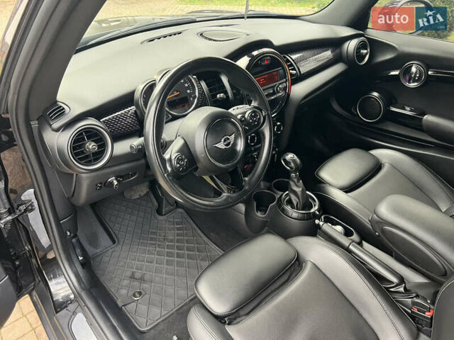 Чорний Міні Cooper, об'ємом двигуна 2 л та пробігом 177 тис. км за 11900 $, фото 49 на Automoto.ua