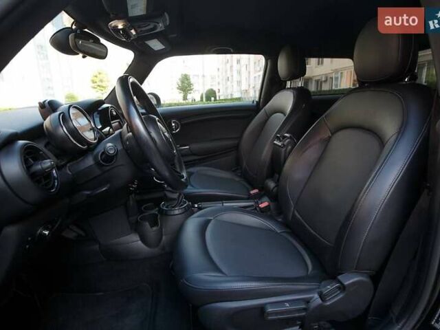 Чорний Міні Cooper, об'ємом двигуна 1.5 л та пробігом 125 тис. км за 9500 $, фото 6 на Automoto.ua