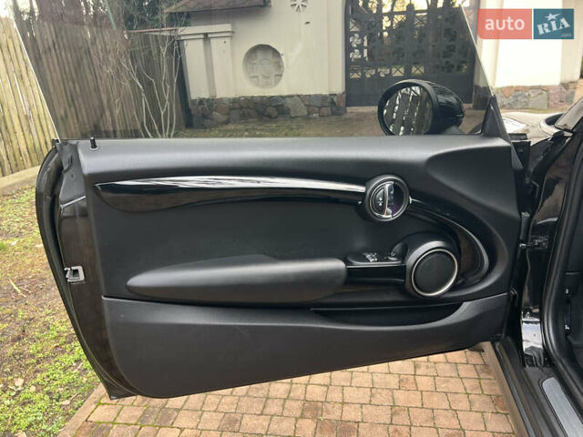 Чорний Міні Cooper, об'ємом двигуна 2 л та пробігом 177 тис. км за 11900 $, фото 66 на Automoto.ua