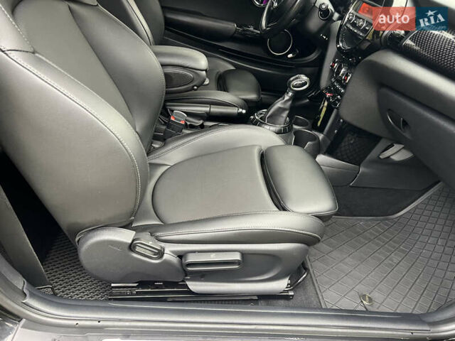 Чорний Міні Cooper, об'ємом двигуна 2 л та пробігом 177 тис. км за 11900 $, фото 80 на Automoto.ua