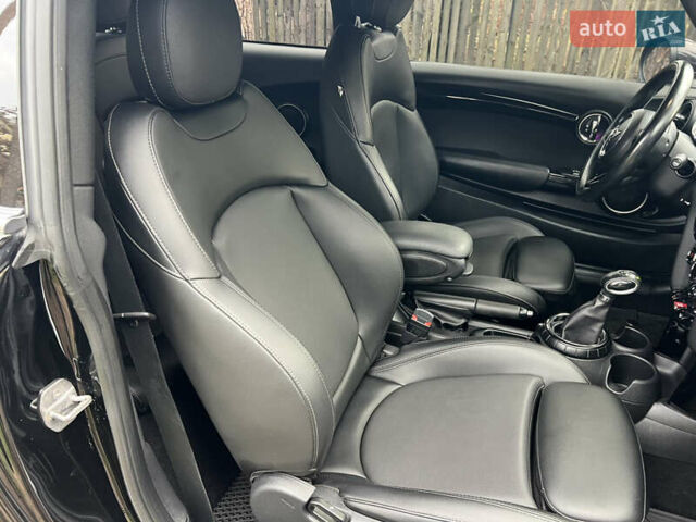 Чорний Міні Cooper, об'ємом двигуна 2 л та пробігом 177 тис. км за 11900 $, фото 81 на Automoto.ua