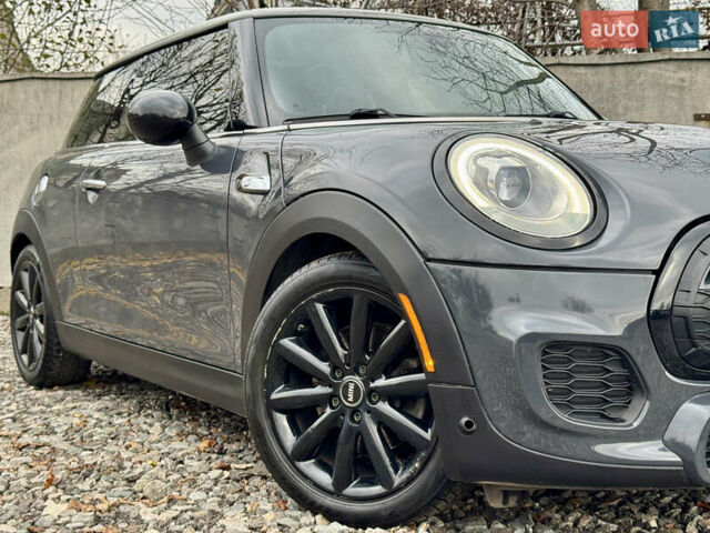 Черный Мини Купер, объемом двигателя 2 л и пробегом 155 тыс. км за 13490 $, фото 1 на Automoto.ua