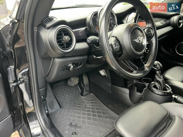 Чорний Міні Cooper, об'ємом двигуна 2 л та пробігом 177 тис. км за 11900 $, фото 47 на Automoto.ua
