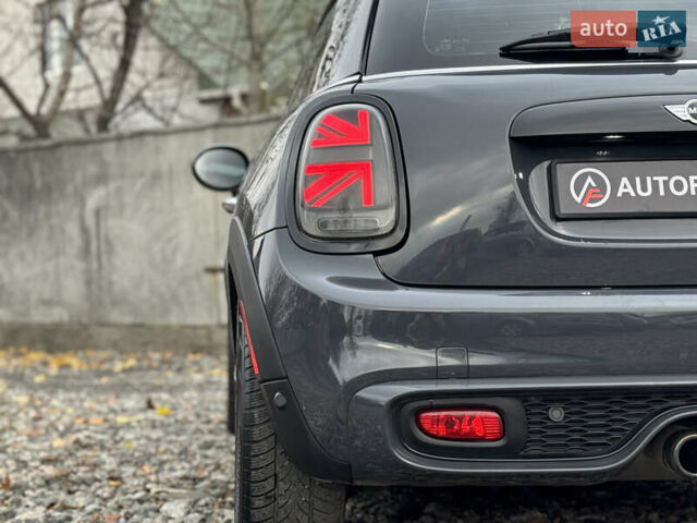 Черный Мини Купер, объемом двигателя 2 л и пробегом 155 тыс. км за 13490 $, фото 6 на Automoto.ua